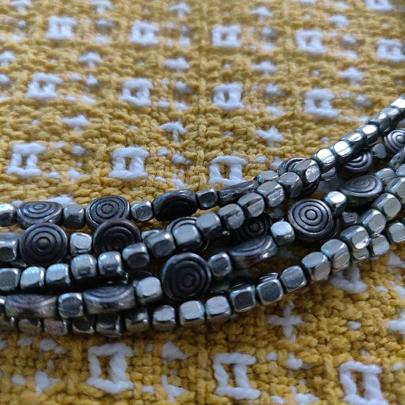 Multi-strand seed bead and silver beads. - Picture 5 of 6